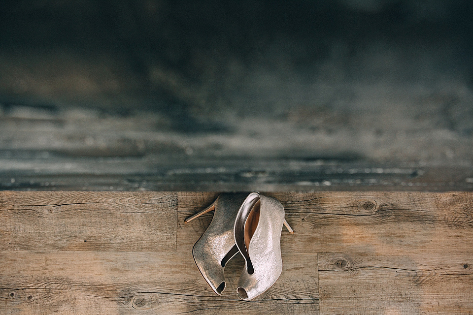 A Yorkshire barn wedding in the brightest shades of Autumn. Photography by Paul Santos.