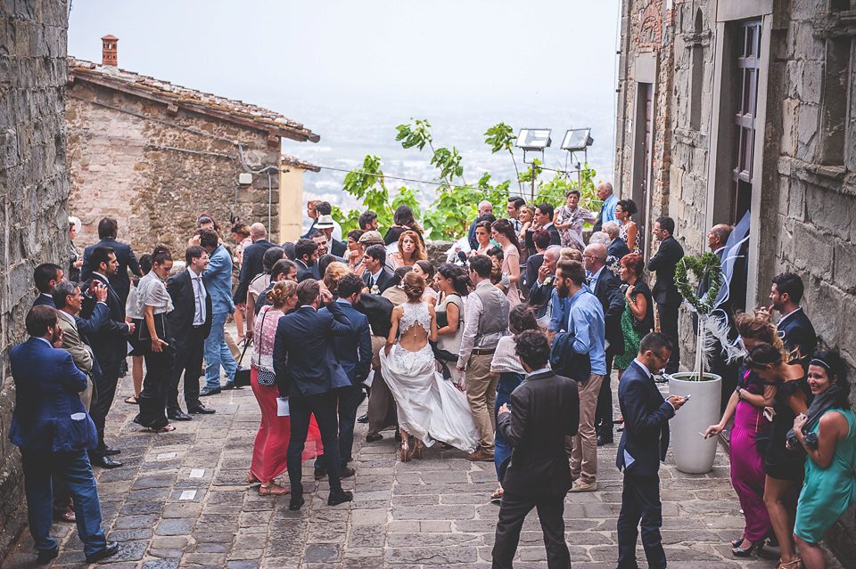 A Glamorous 1920's and Great Gatsby inspired wedding in Italy. Photogarphy by The Sweet Side.