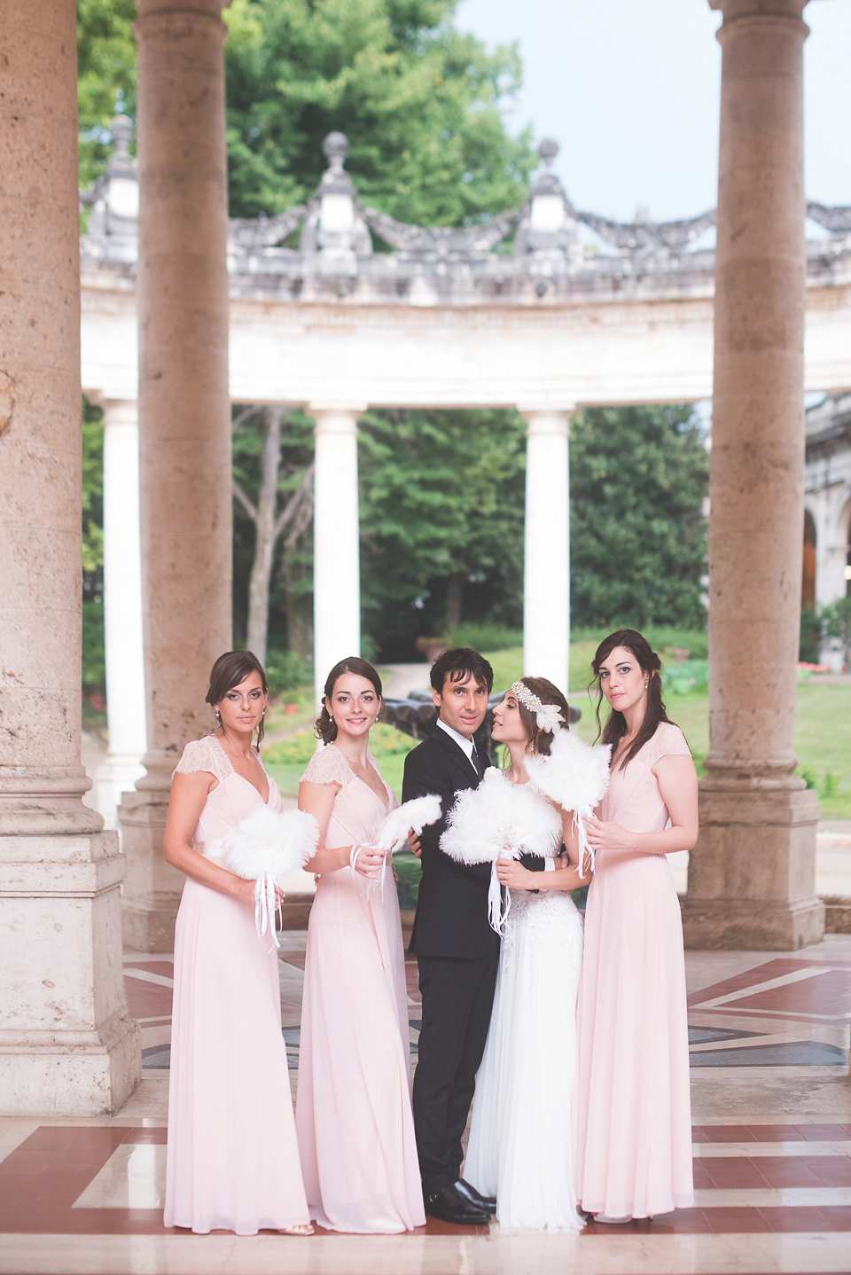 A Glamorous 1920's and Great Gatsby inspired wedding in Italy. Photogarphy by The Sweet Side.