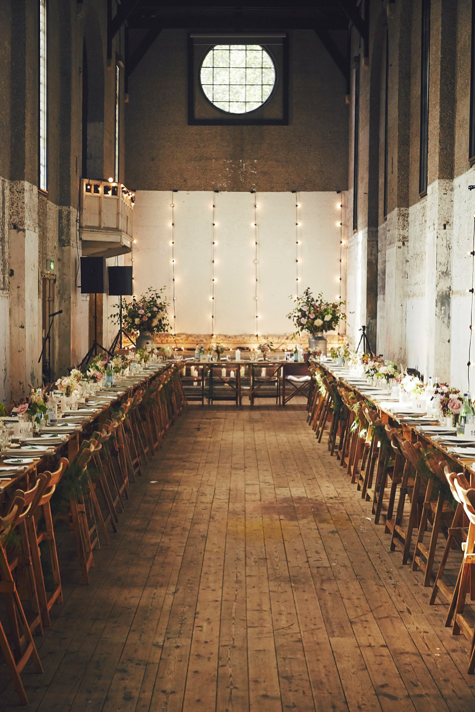 Bride Jessica wore two dresses for her modern, cool and contemporary London wedding, styled to perfection by Liz Linkleter.