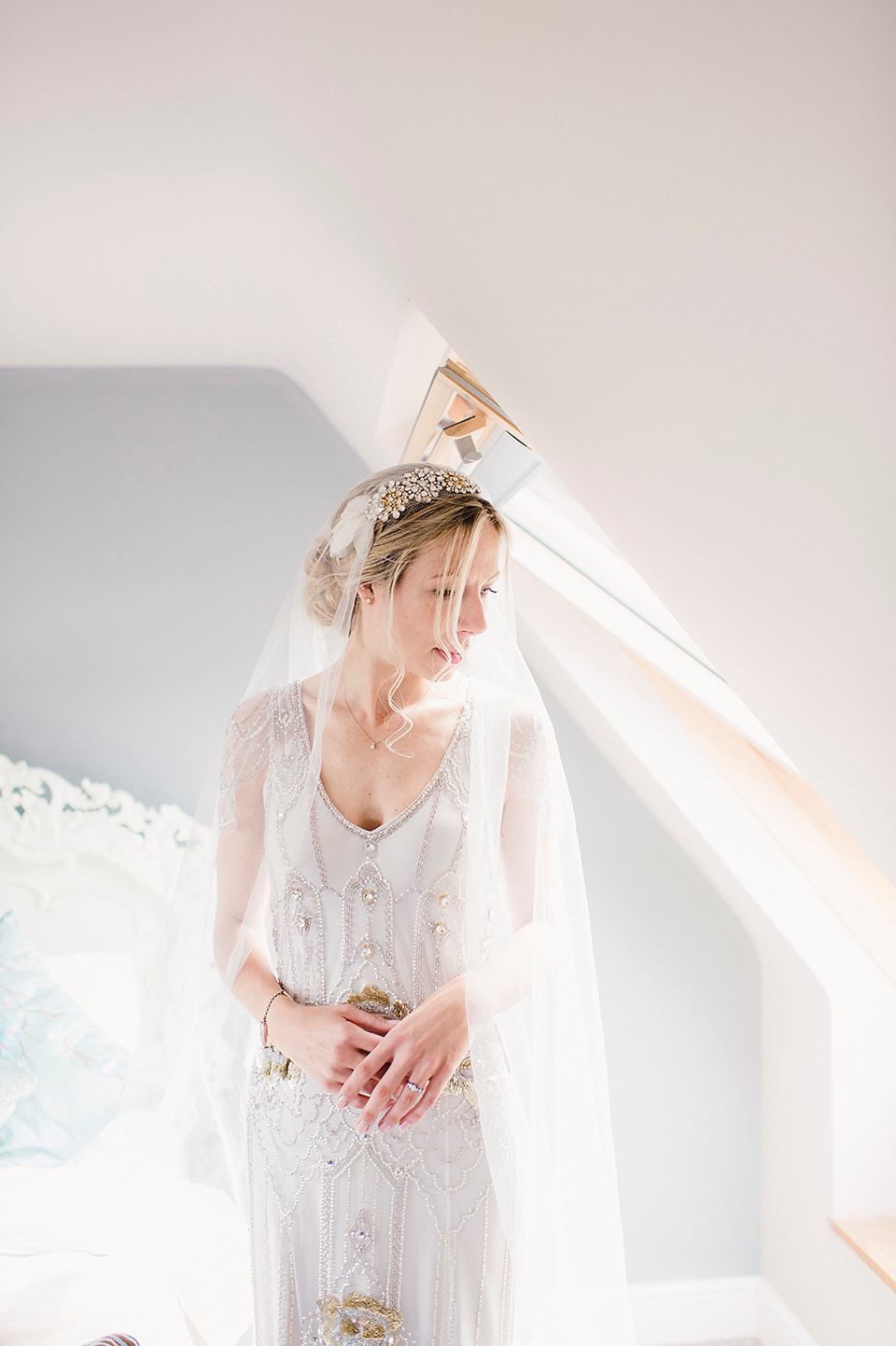 Jenny Packham glamour for a pale green pub wedding in Sussex. Photography by Razia N. Jukes.