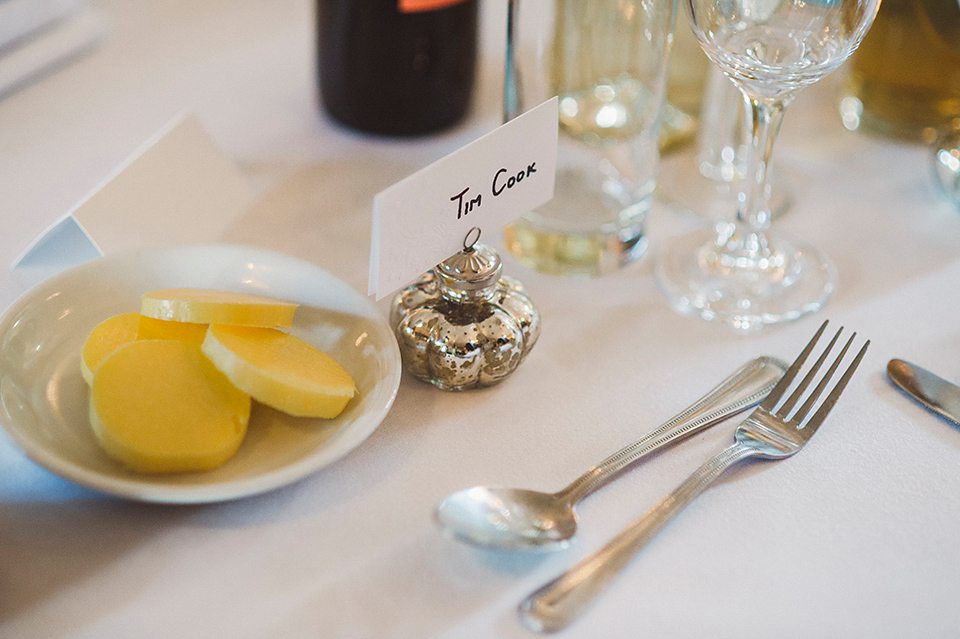 Jenny Packham glamour for a pale green pub wedding in Sussex. Photography by Razia N. Jukes.