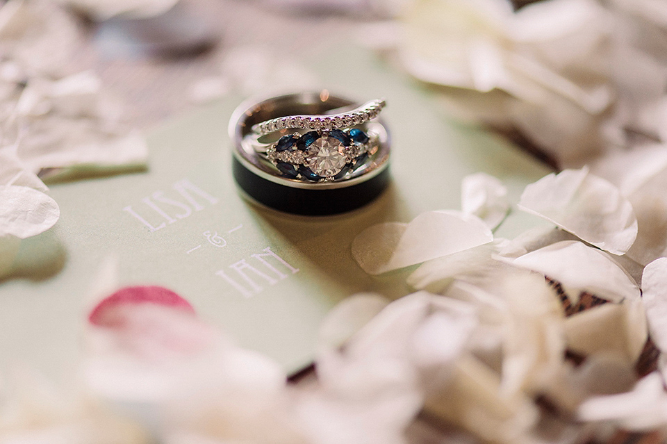 Jenny Packham glamour for a pale green pub wedding in Sussex. Photography by Razia N. Jukes.