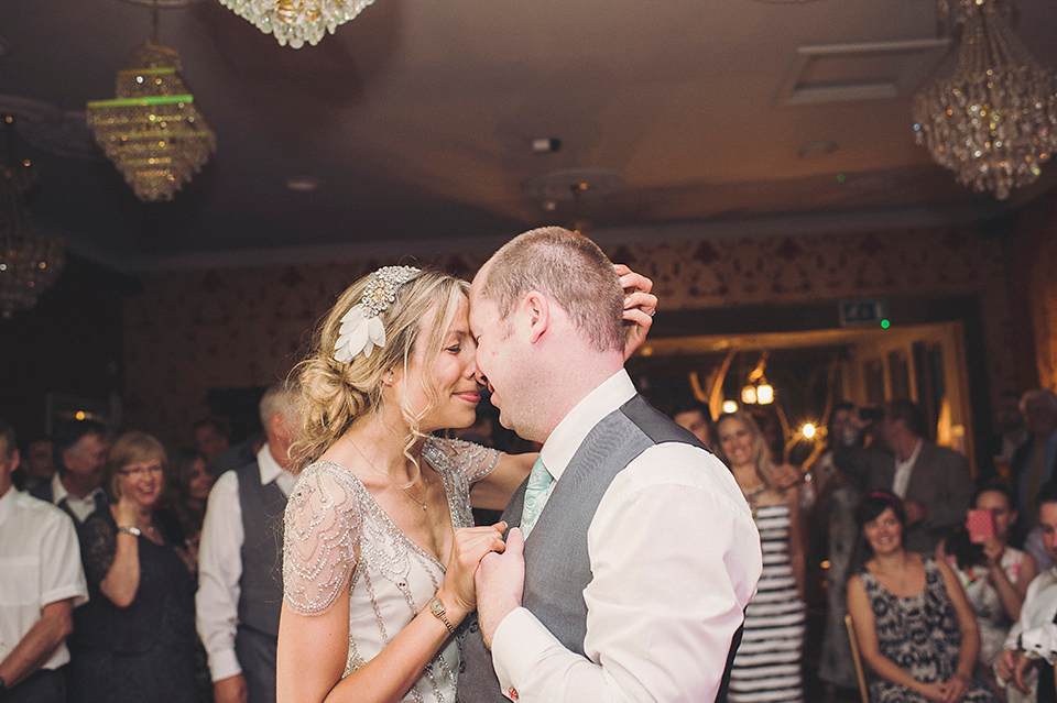 Jenny Packham glamour for a pale green pub wedding in Sussex. Photography by Razia N. Jukes.