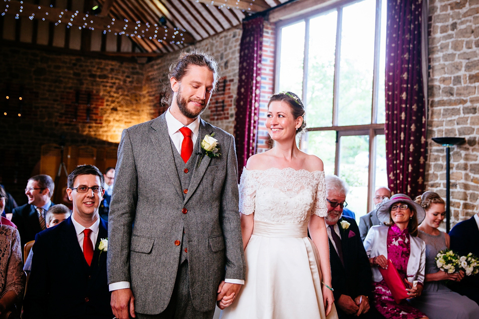 An elegant and relaxed homespun barn wedding in the Sussex Downs. Photography by Sarah Legge.