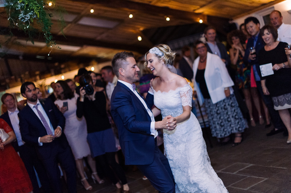 Temperley London for a colourful and elegant Autumn Barn Wedding. Photography by Helen Plus David.