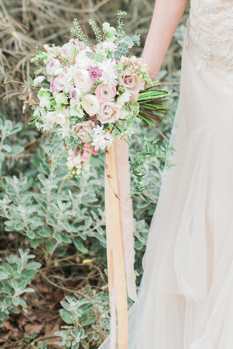 Rose Quartz & Serenity: Bridal Style with Pantone Colours of the Year for 2016. Photography by Sophie Stimpson.