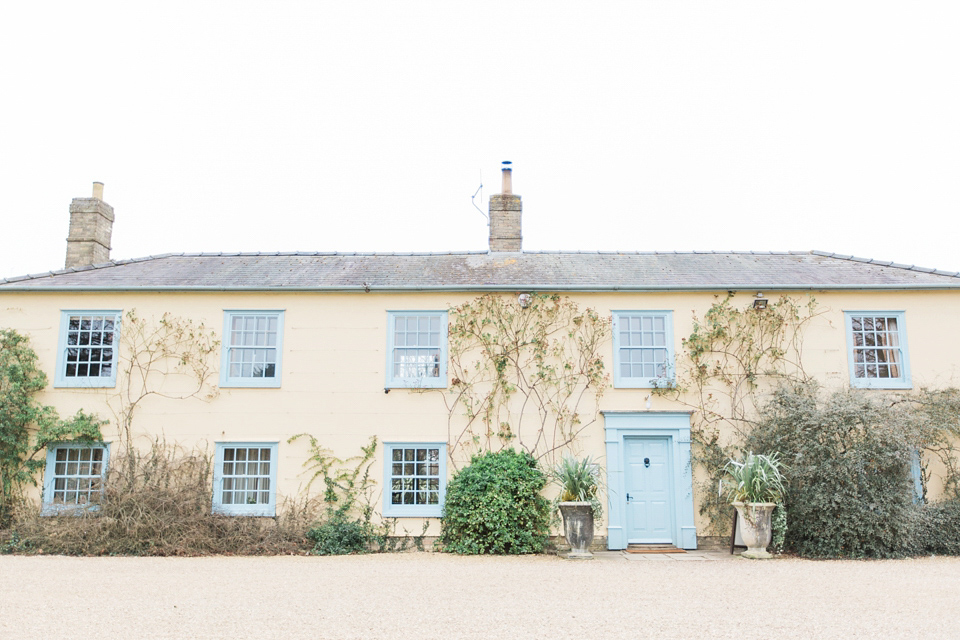 Rose Quartz & Serenity: Bridal Style with Pantone Colours of the Year for 2016. Photography by Sophie Stimpson.