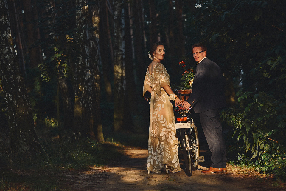 A Rue de Seine gown for a rustic, outdoor wedding in Poland. Photography by Slawomir Gubula.