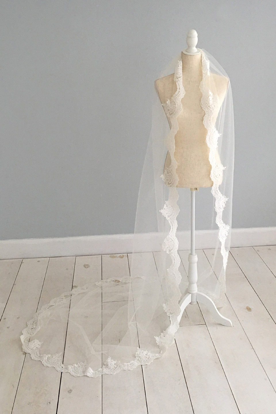 Ivory lace edged veil