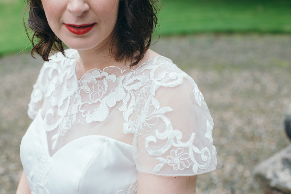 Pamela wore a gown by MiaMia for her Autumn wedding at Rowallan Castle in Scotland. Photography by Mirrorbox Photography.