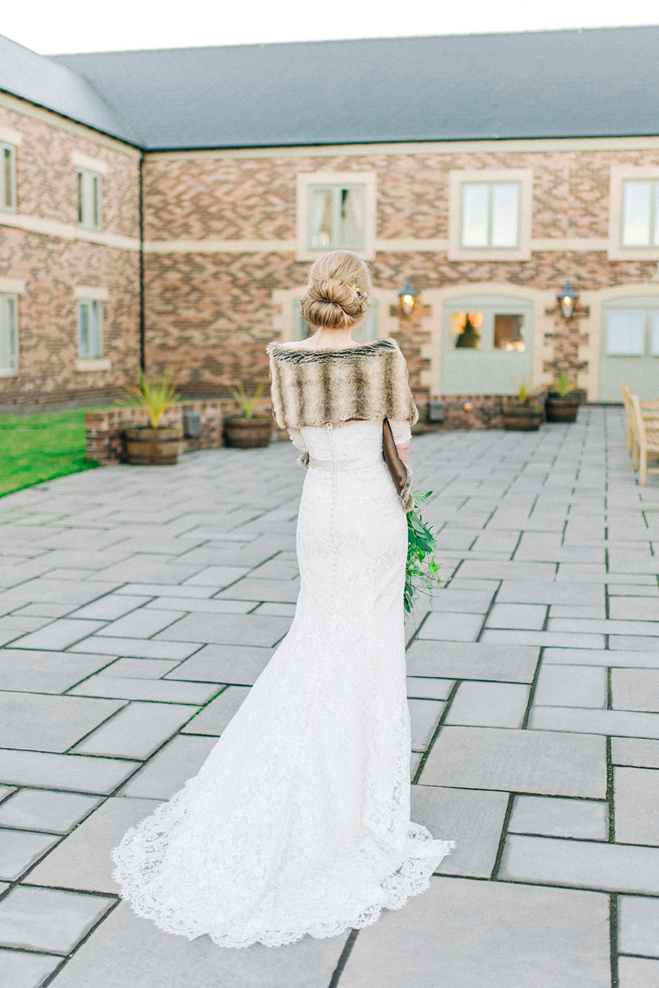 Mint, pink and golden snitches for a magical Autumn wedding in a treehouse. Photography by Sarah Jane Ethan.