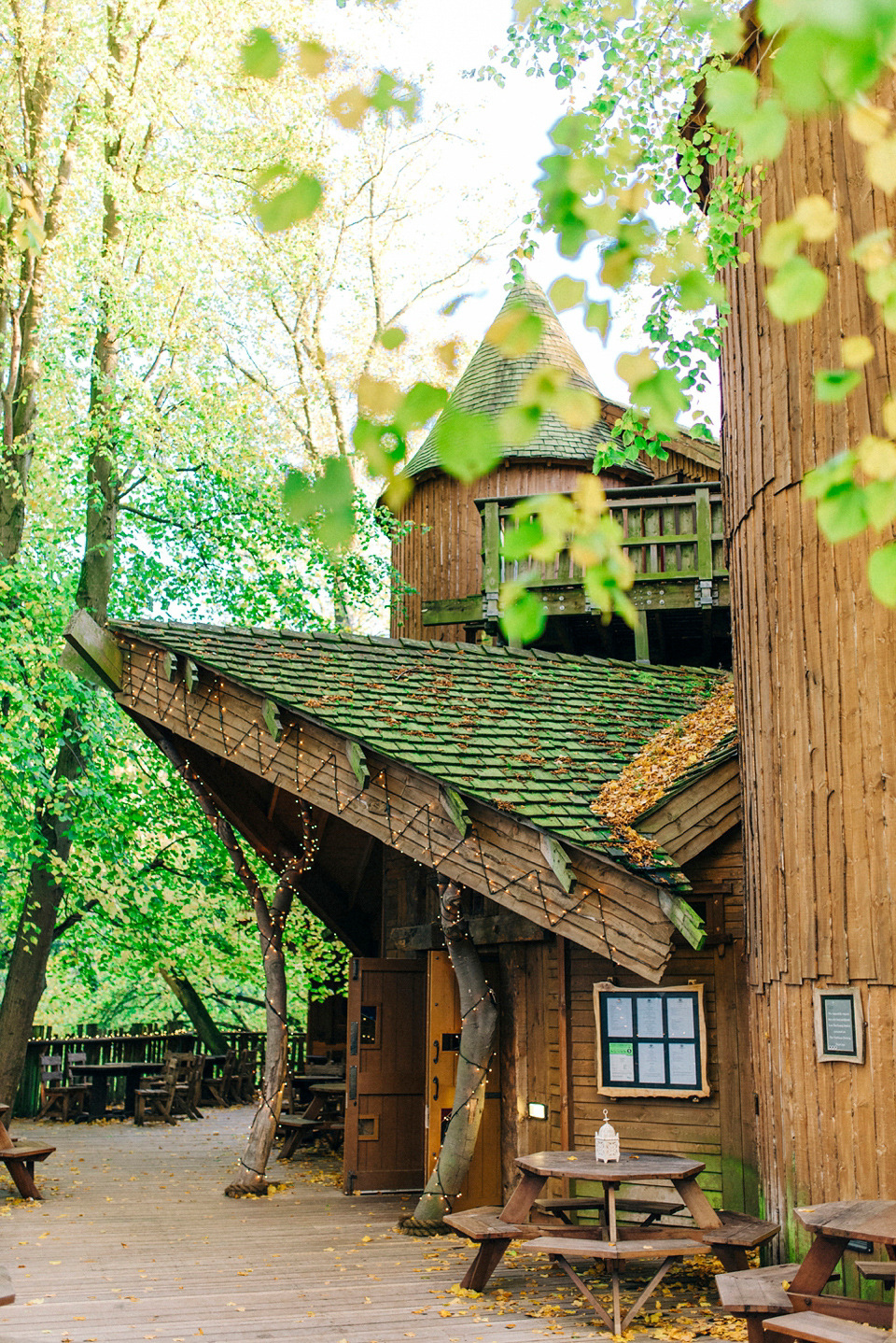 Mint, pink and golden snitches for a magical Autumn wedding in a treehouse. Photography by Sarah Jane Ethan.