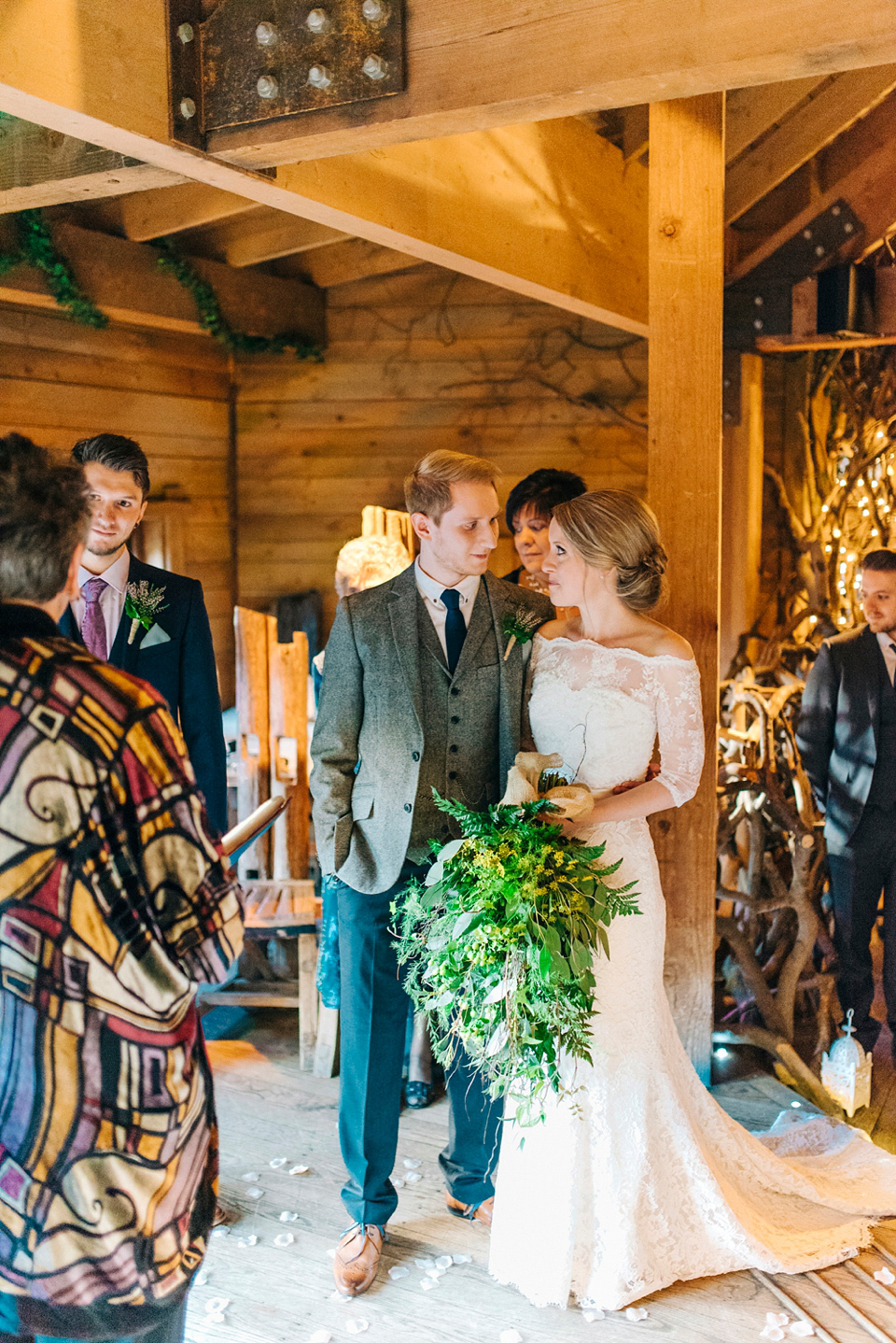 Mint, pink and golden snitches for a magical Autumn wedding in a treehouse. Photography by Sarah Jane Ethan.