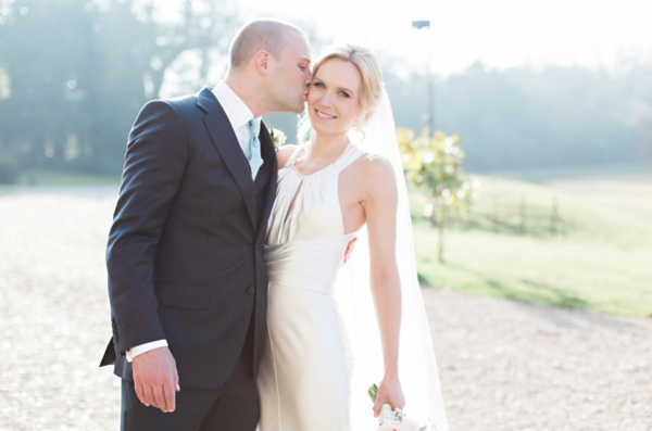 Amanda Wakeley Elegance And Pastel Blooms For A Springtime Country House Wedding