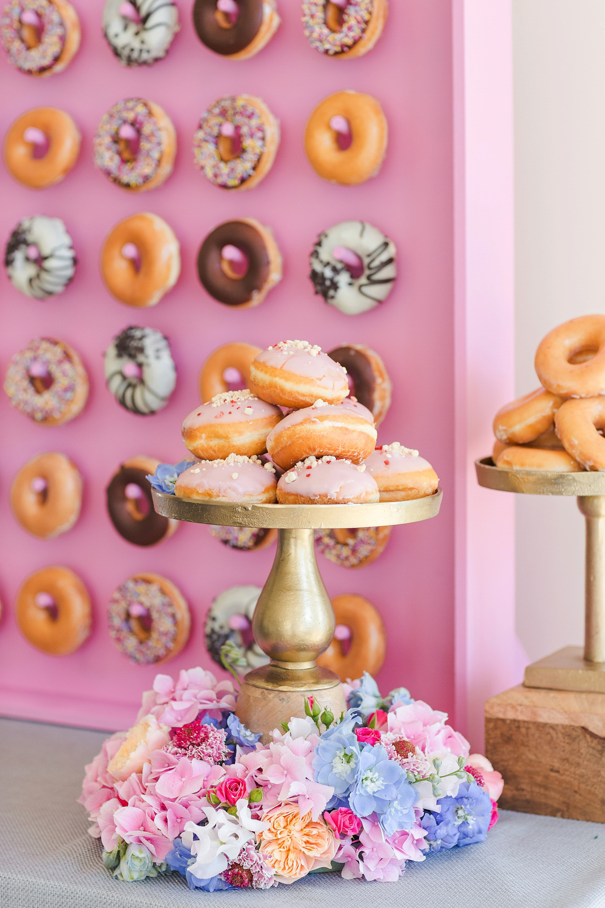 Donut walls and Liquid Nitrogen Ice cream bars! Kalm Kitchen are a brilliant catering company that we recommend through our littlebookforbrides.com. Here they demonstrate some of their creative catering ideas.