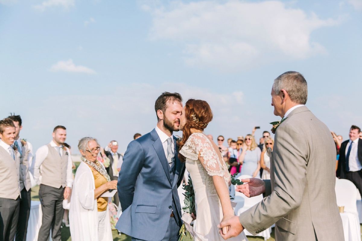 A House of Moirai dres for a stylish boho wedding in Abu Dhabi. Photography by Maria Sundin.