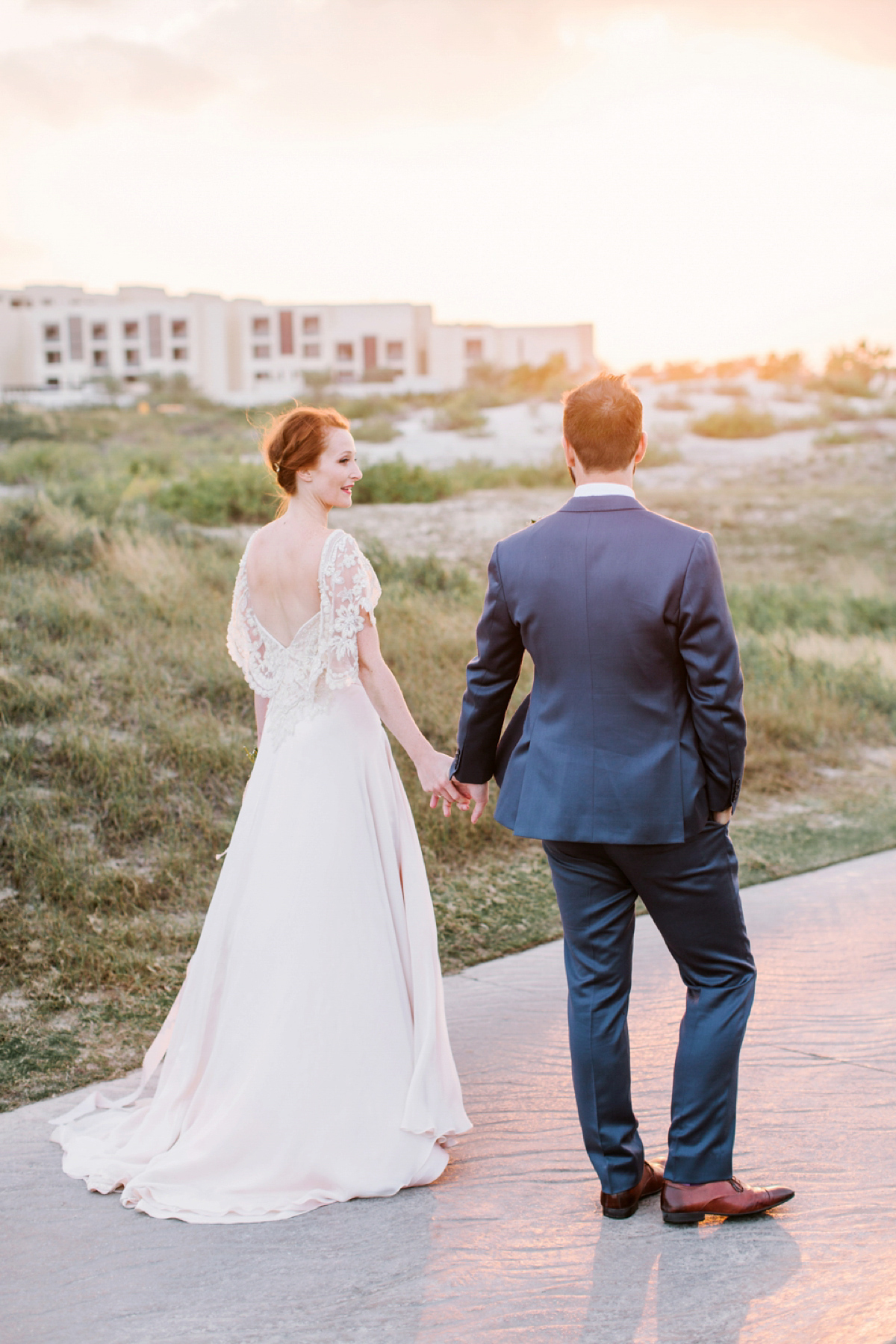 A House of Moirai dres for a stylish boho wedding in Abu Dhabi. Photography by Maria Sundin.