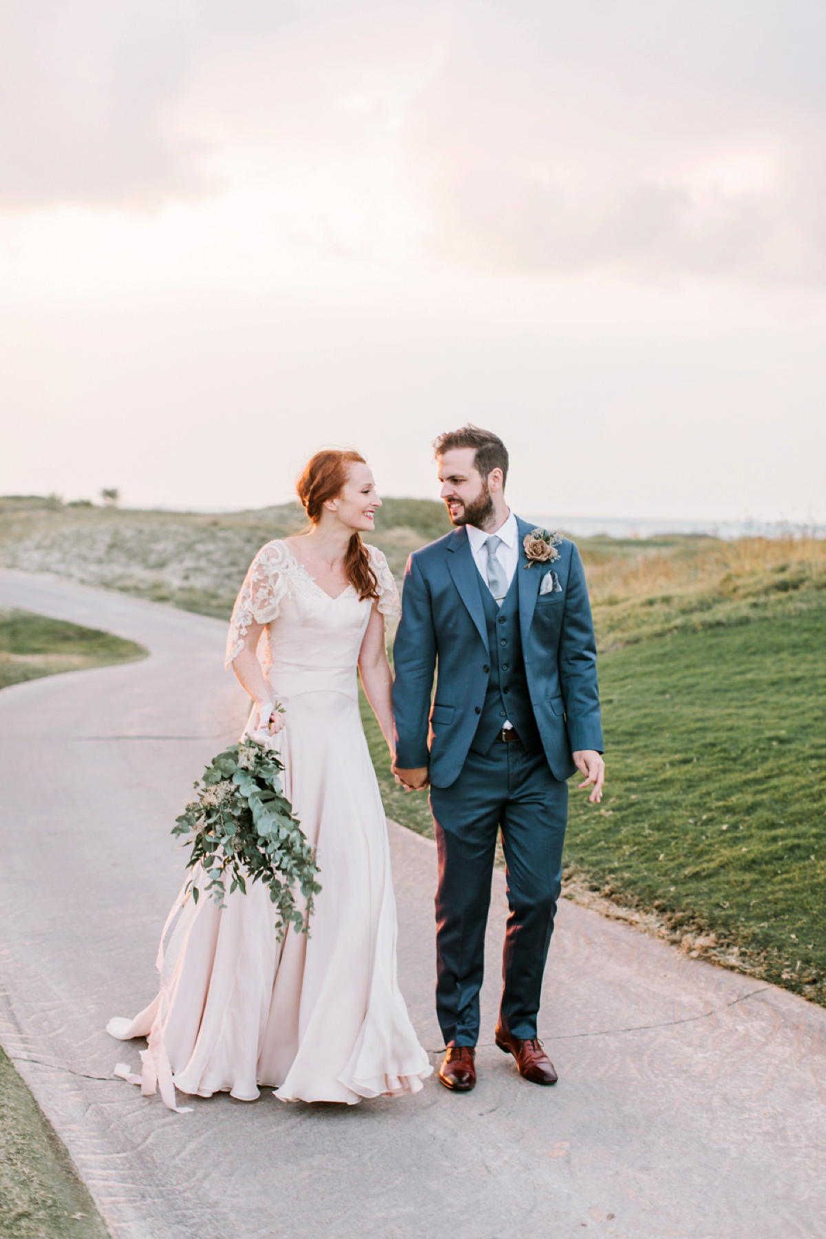 A House of Moirai dres for a stylish boho wedding in Abu Dhabi. Photography by Maria Sundin.