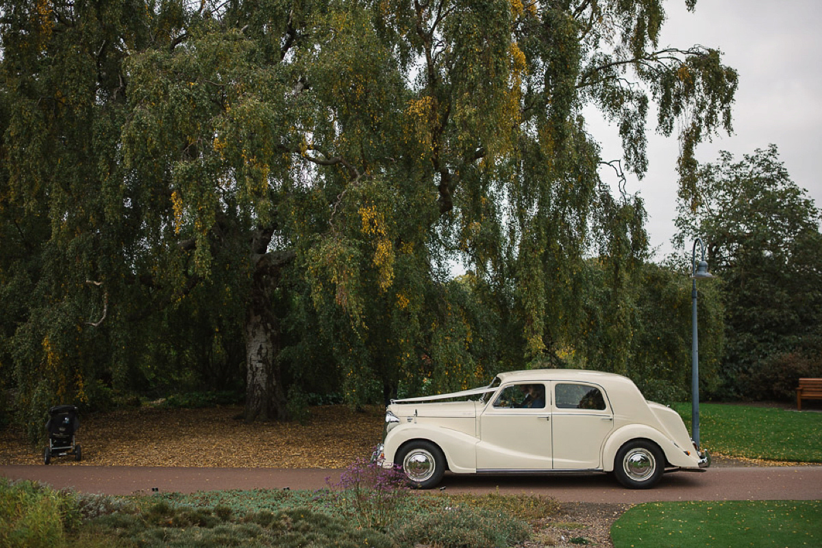 Julia wore a gown by Rowanjoy and a pair of green wedding shoes for her Royal Botanical Gardens wedding in Edinburgh. Photography by Jen Owens.