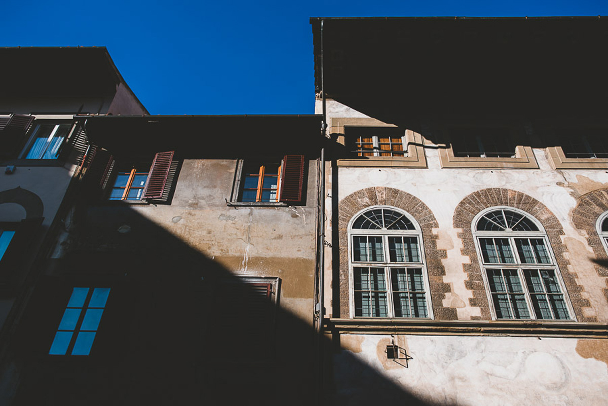 A multicural wedding in Florence, the bride is blogger @girlinflorence. Photography by Francesco Spighi.