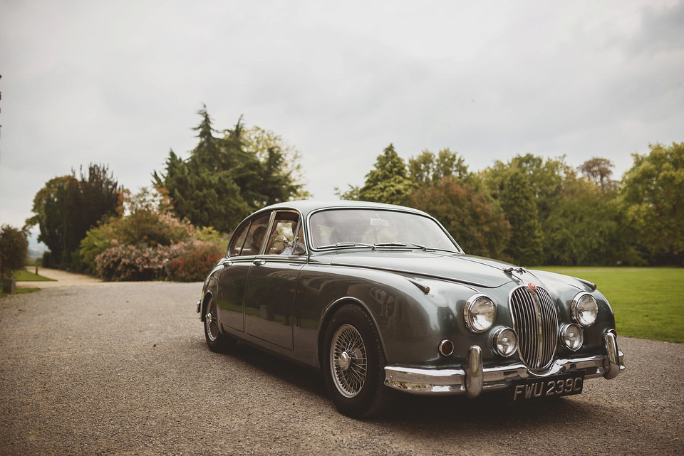 An Autumnal Anglo-Indian fusion wedding in the Cotswolds. Photography by Jackson & Co.