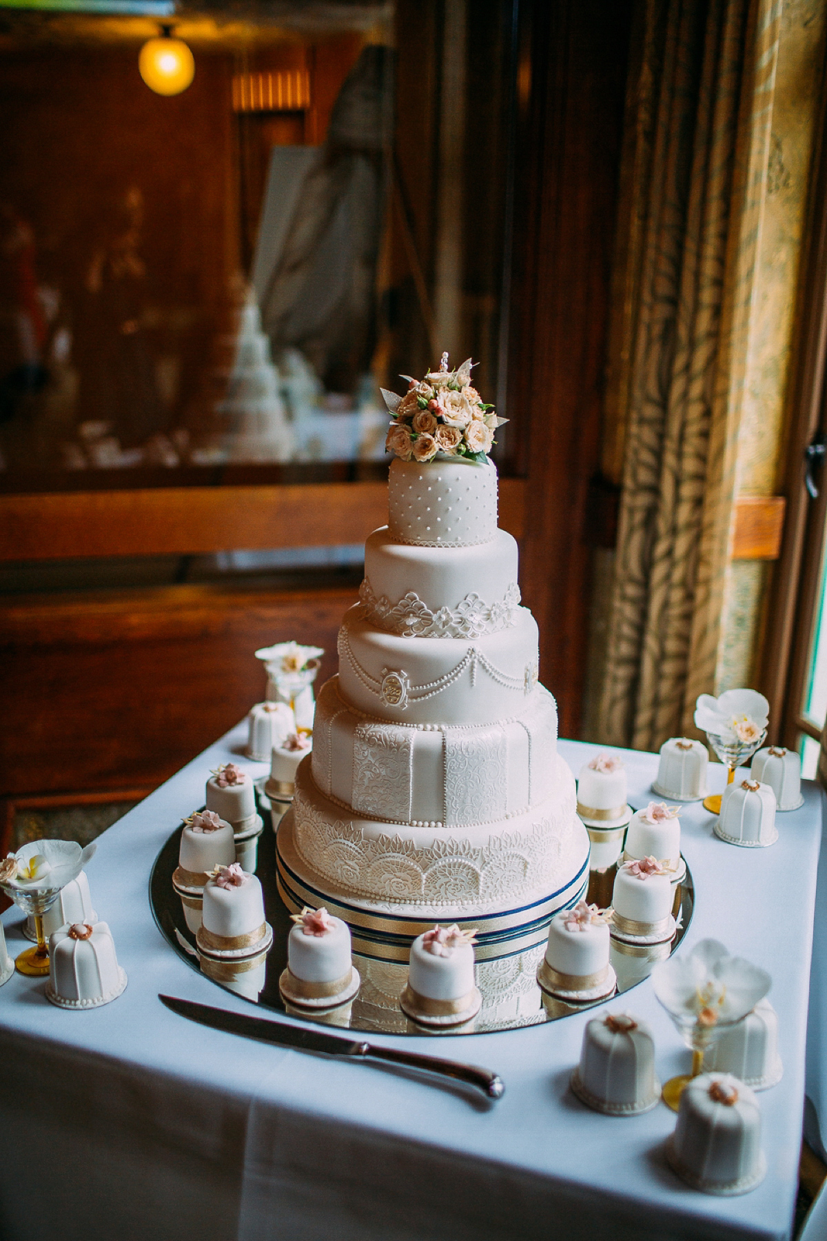 A Black tie cinema wedding. Photography by Emilie May.