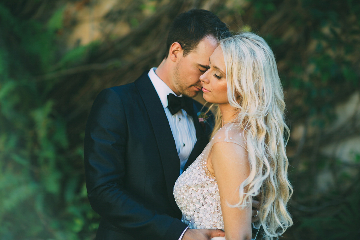 Tupou Photography - based in London, Tupou produce authentic and intimate wedding photography.