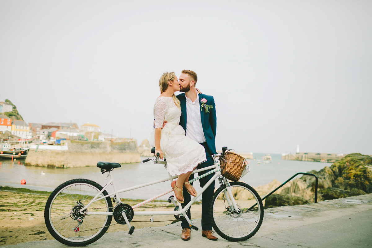 Tupou Photography - based in London, Tupou produce authentic and intimate wedding photography.
