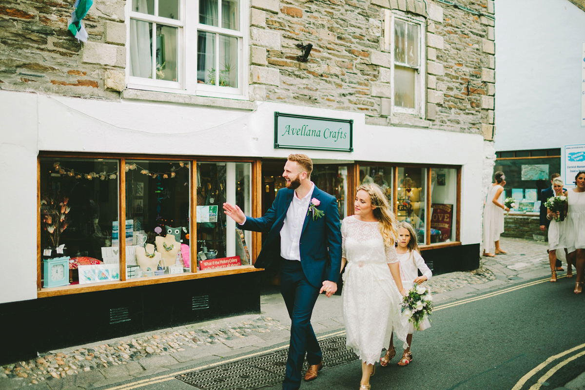 Tupou Photography - based in London, Tupou produce authentic and intimate wedding photography.