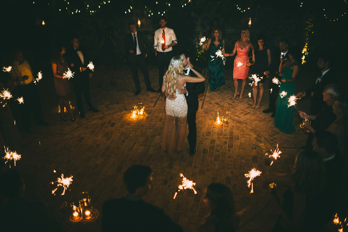 Tupou Photography - based in London, Tupou produce authentic and intimate wedding photography.