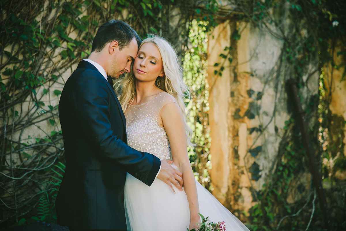 Tupou Photography - based in London, Tupou produce authentic and intimate wedding photography.