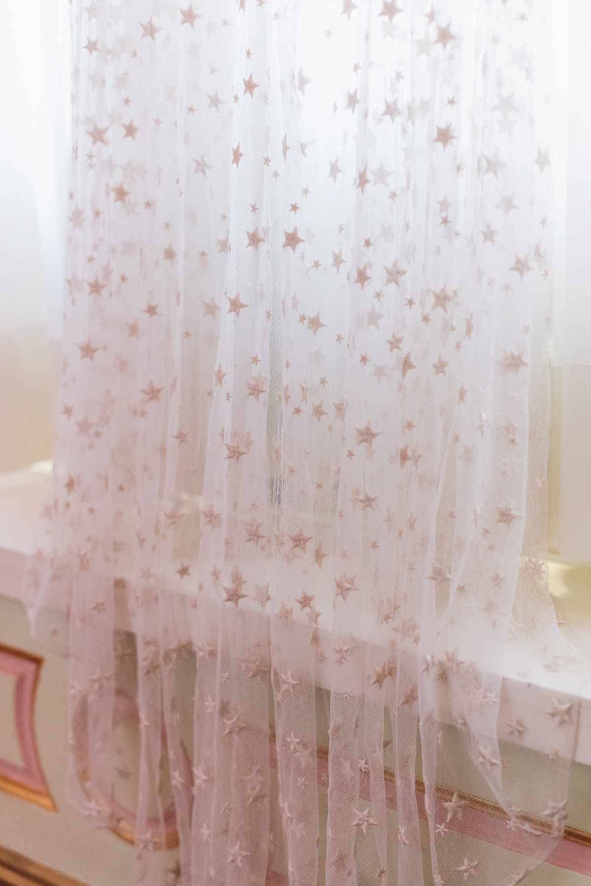 Halfpenny London - a beautiful collection of wedding dresses for the stylish modern bride. Halfpenny London - a beautiful collection of wedding dresses for the stylish modern bride.