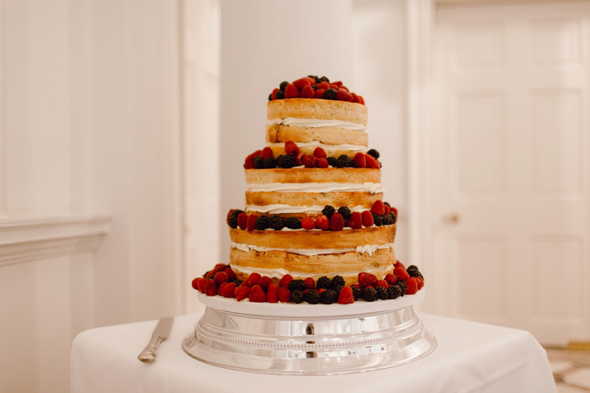 A 1920's and 1930's vintage inspired wedding. Photography by A Boy Called Ben.