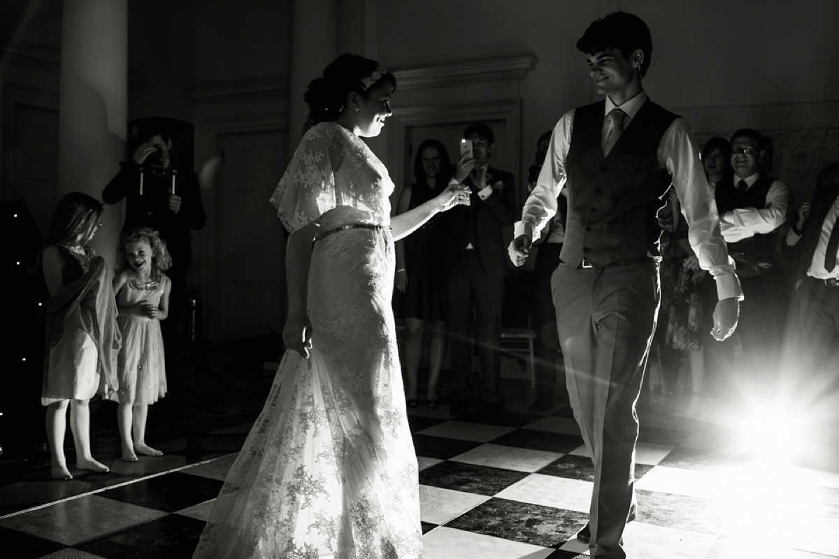 A 1920's and 1930's vintage inspired wedding. Photography by A Boy Called Ben.