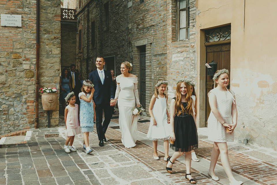 An elegant wedding in the Italian countryside. Images by Monika Photo Art.