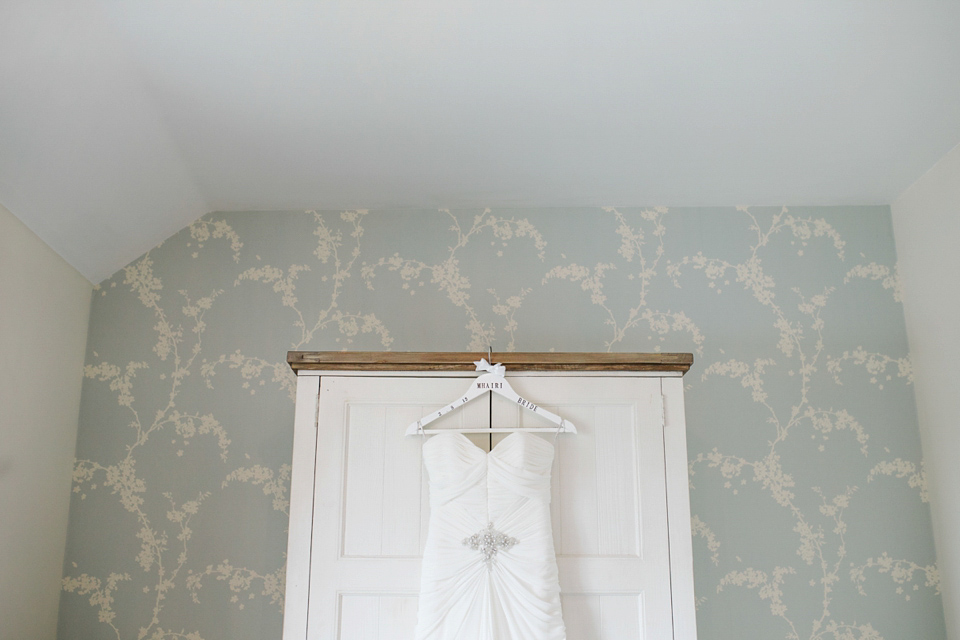 Mhairi wore an Enzoani gown for her rustic vintage inspired barn wedding in Scotland. Photography by The Gibsons.