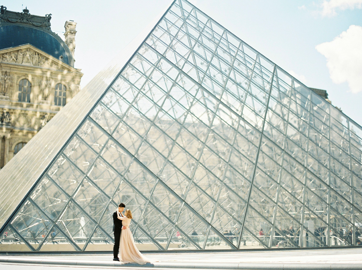 An engagement shoot in Paris. Photography by Zosia Zacharia.