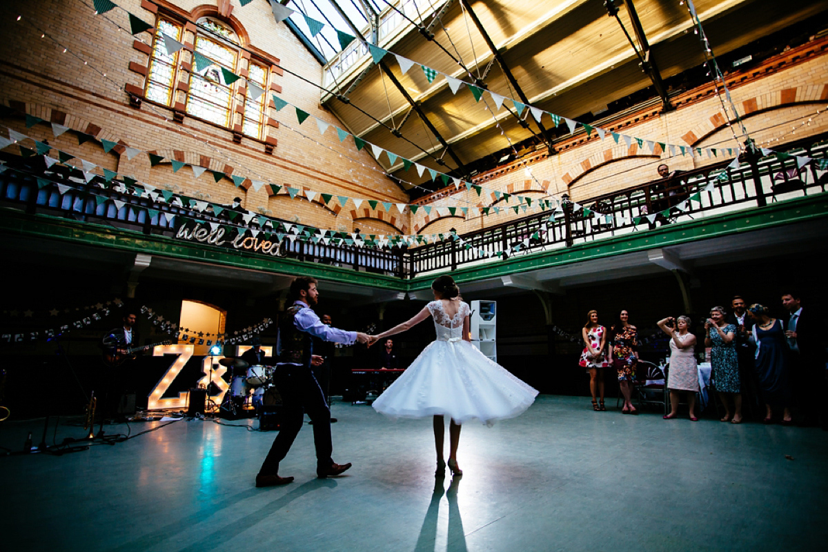 wpid438993 mooshki bride manchester victoria baths wedding 56