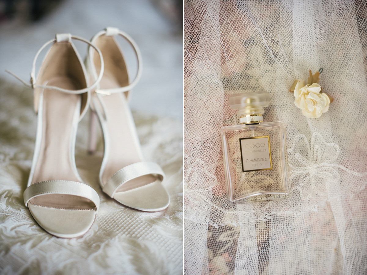 Suzy wore a stunning ombre/dip dye dress for her barefoot beach wedding in New Zealand. Photography by Meredith Lord.