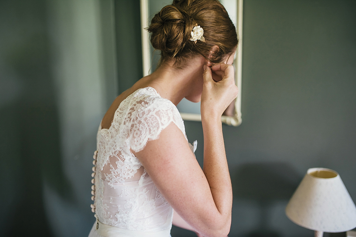 Suzy wore a stunning ombre/dip dye dress for her barefoot beach wedding in New Zealand. Photography by Meredith Lord.