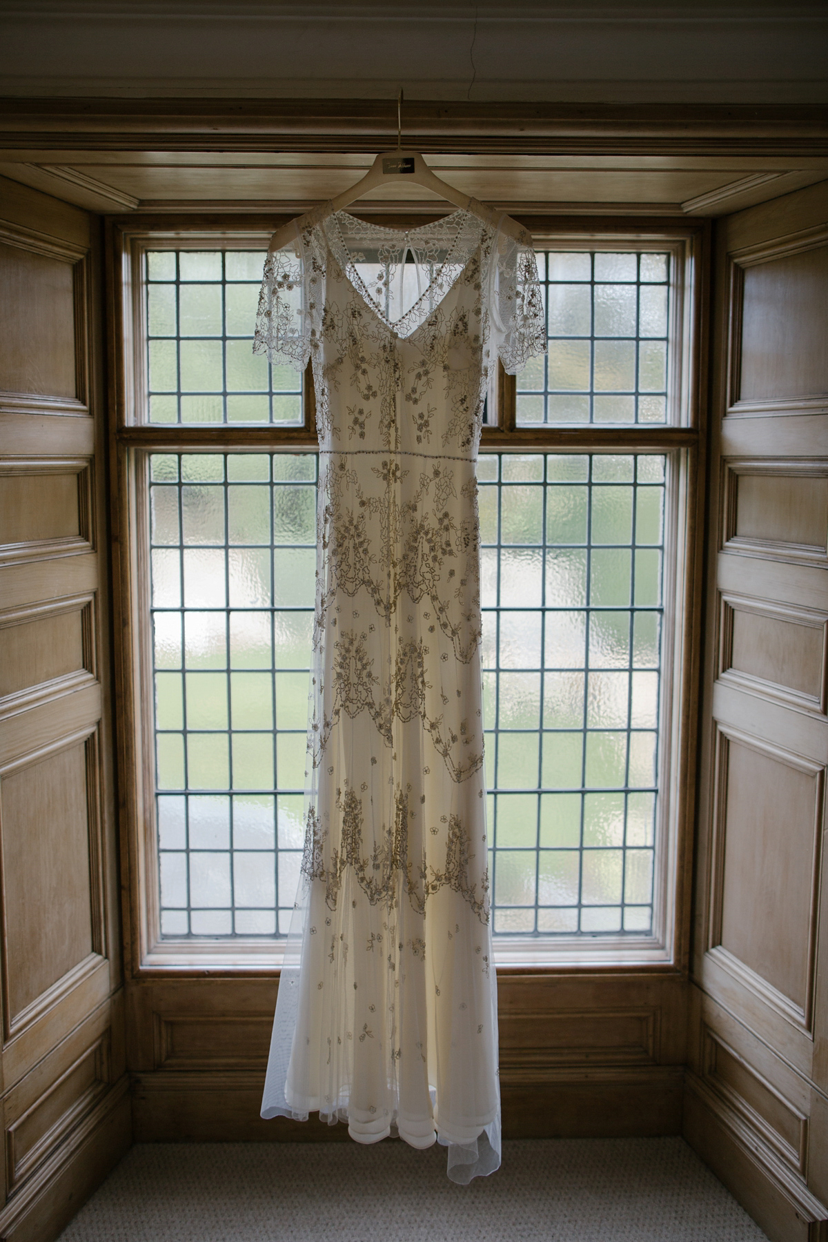 Julia wore the Leila gown by Jenny Packham for her rustic, Autumn wedding at The Byre at Inchyra. Photography by Jen Owens.