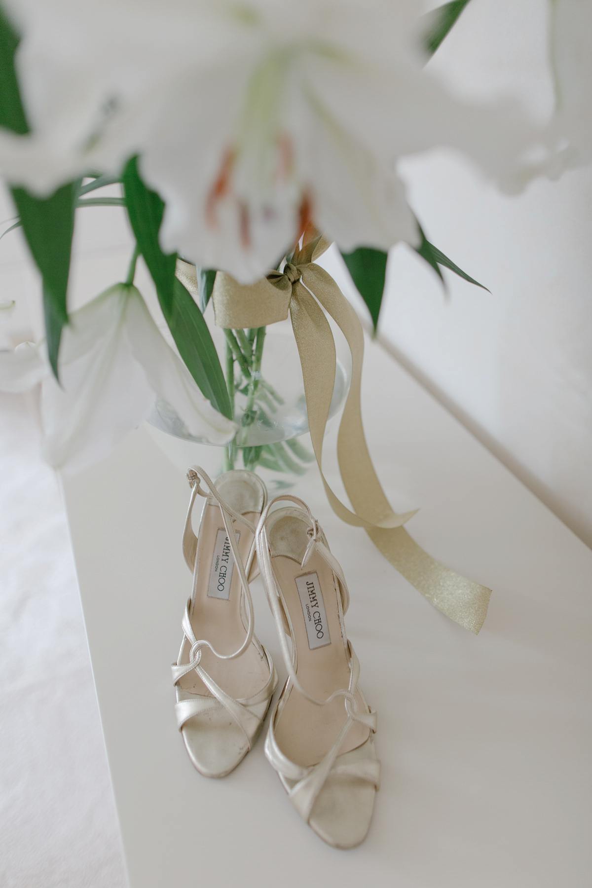 Julia wore the Leila gown by Jenny Packham for her rustic, Autumn wedding at The Byre at Inchyra. Photography by Jen Owens.