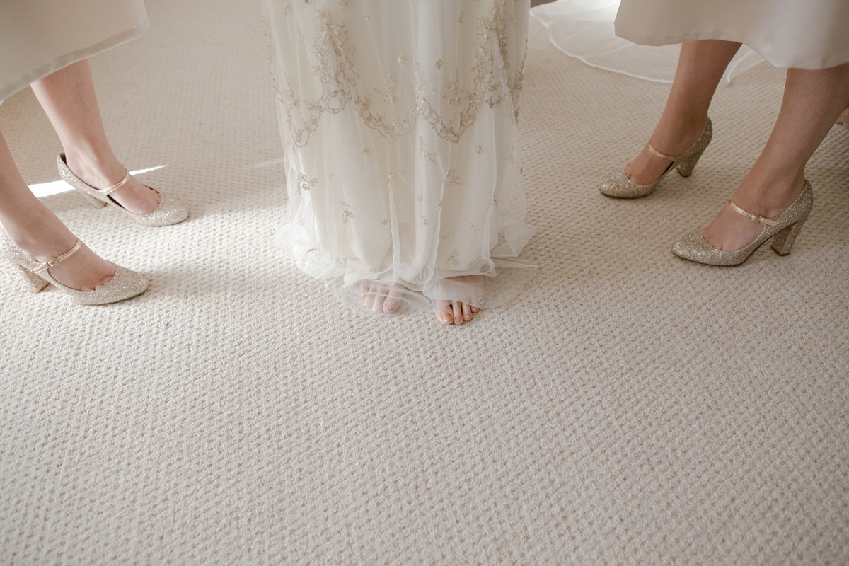 Julia wore the Leila gown by Jenny Packham for her rustic, Autumn wedding at The Byre at Inchyra. Photography by Jen Owens.