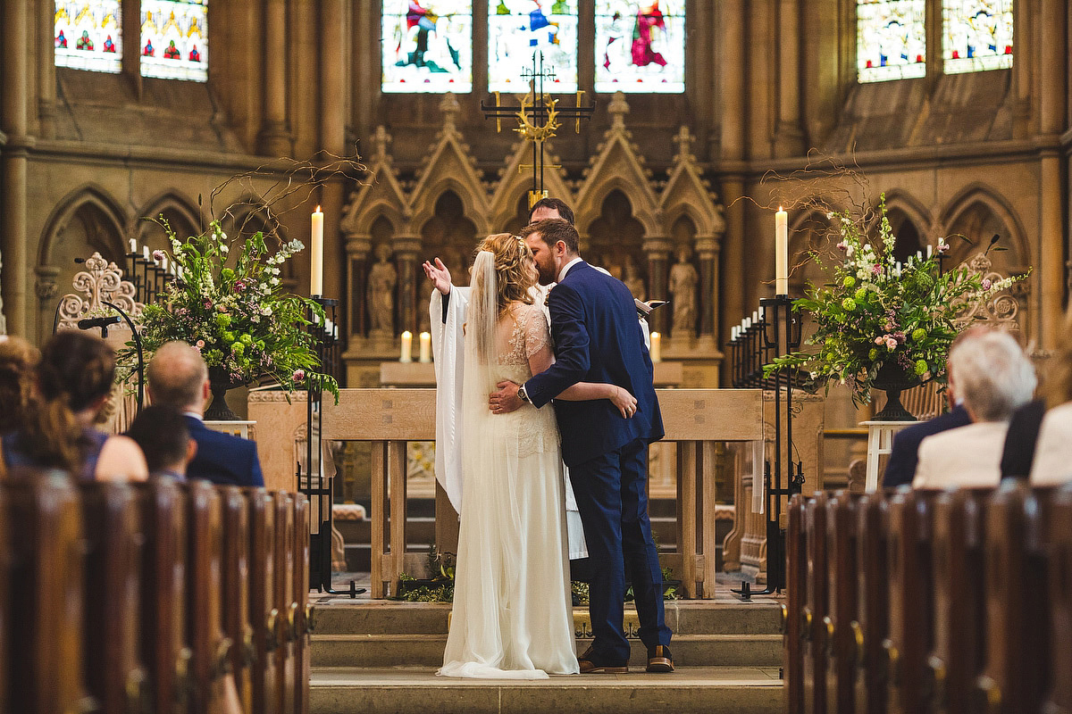 Jenny Packham and wildflower elegance for a Peak District Wedding in pastel shades. Images by S6 Photography.