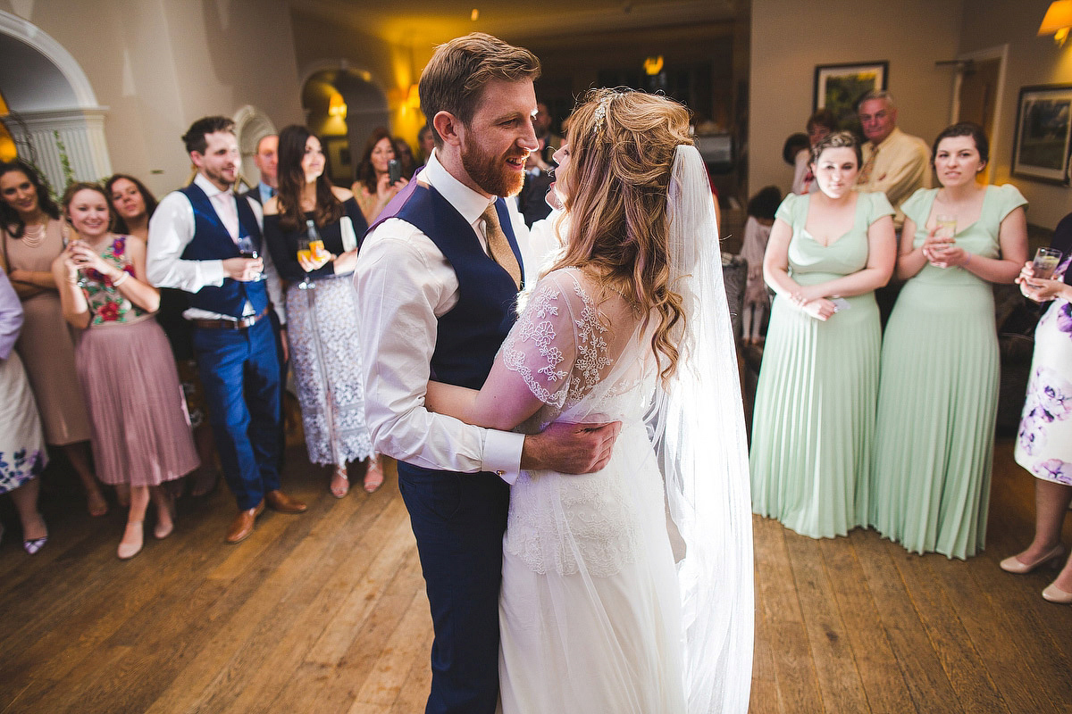 Jenny Packham and wildflower elegance for a Peak District Wedding in pastel shades. Images by S6 Photography.