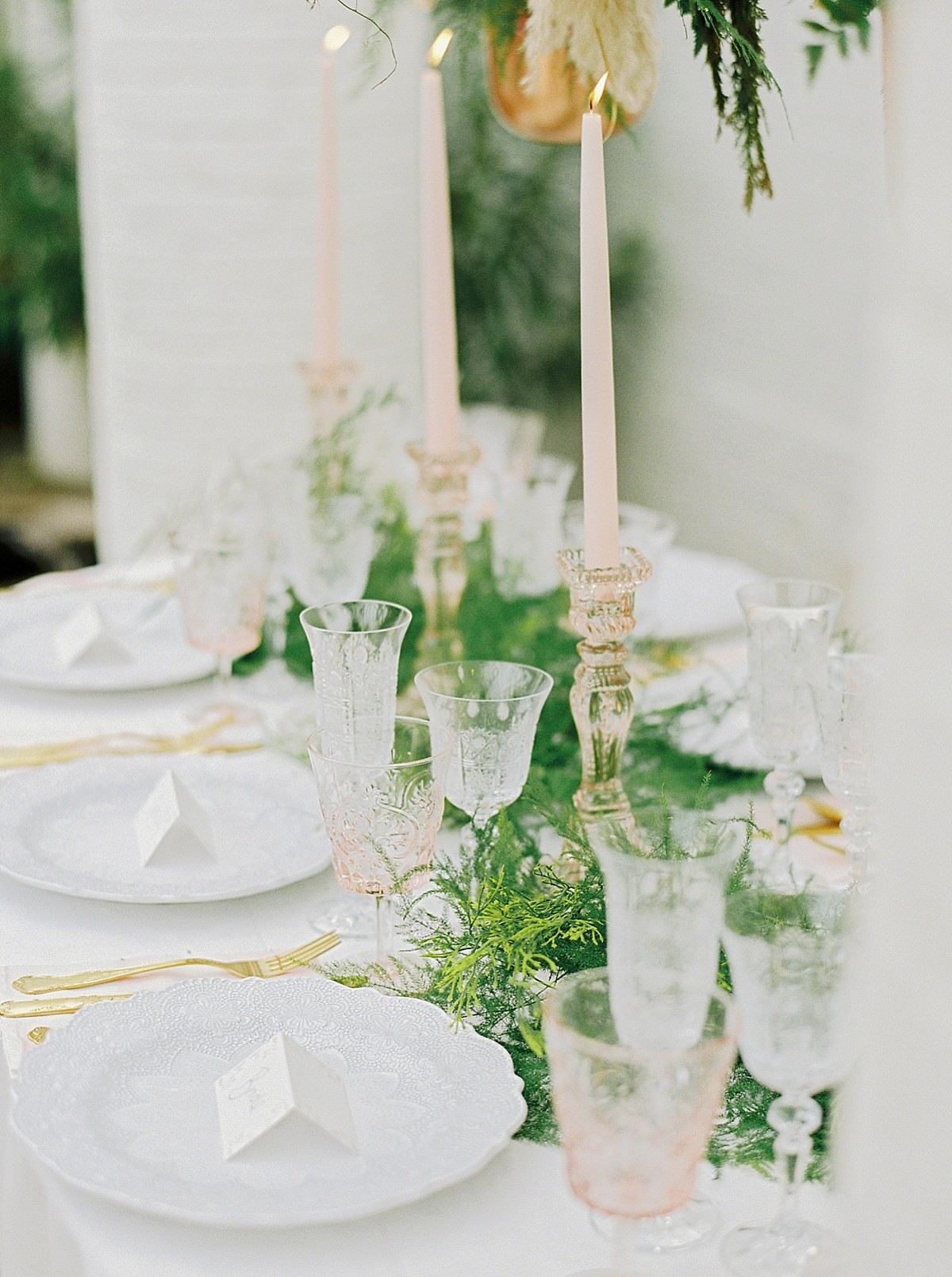 Leafy green, elegant and luxe wedding tablescape styling by Duchess & Butler.