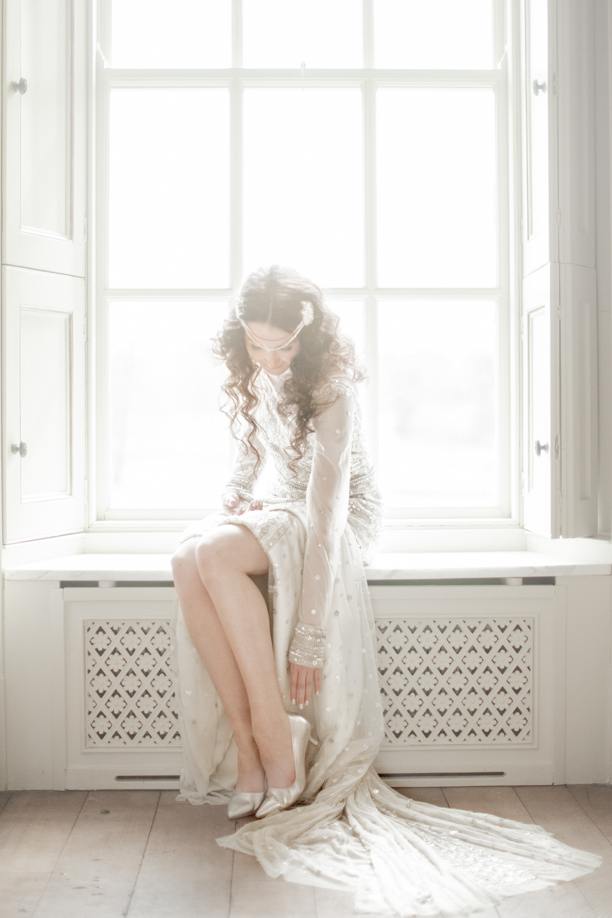 Opulent glamour inspiration for brides. Photography by Kerry Bartlett. Opulent glamour inspiration for brides. Photography by Kerry Bartlett.