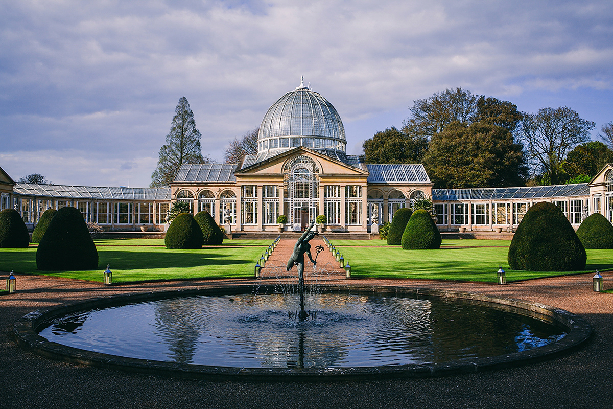 Sabrina and Nick had a multicultural wedding including an Anglican and Hindu ceremony at Syon Park in London. Sabrina wore Pronovias. Photography by Viva La weddings.