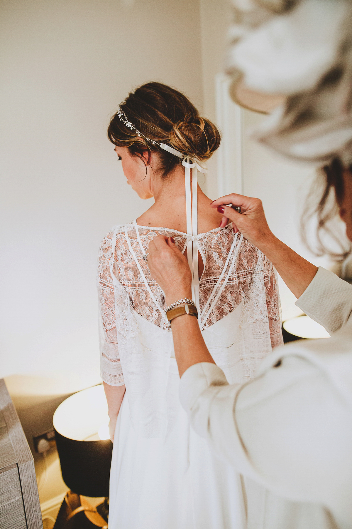 Chrissie wore a Stephanie Allin gown for her wedding at Cripps Barn in the Cotswolds. Photography by Frankee Victoria. Chrissie wore a Stephanie Allin gown for her wedding at Cripps Barn in the Cotswolds. Photography by Frankee Victoria.